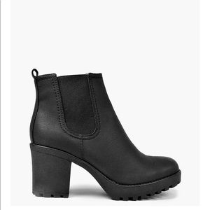 Black Boohoo Chunky Cleated Heel Chelsea Boots